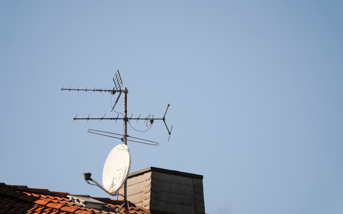 Instalación profesional de antena terrestre en Sabadell
