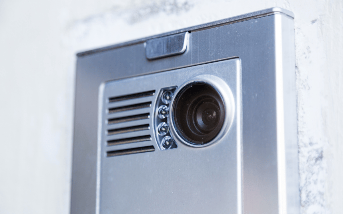 Sistema de videoportero para comunidad de vecinos con cámara integrada