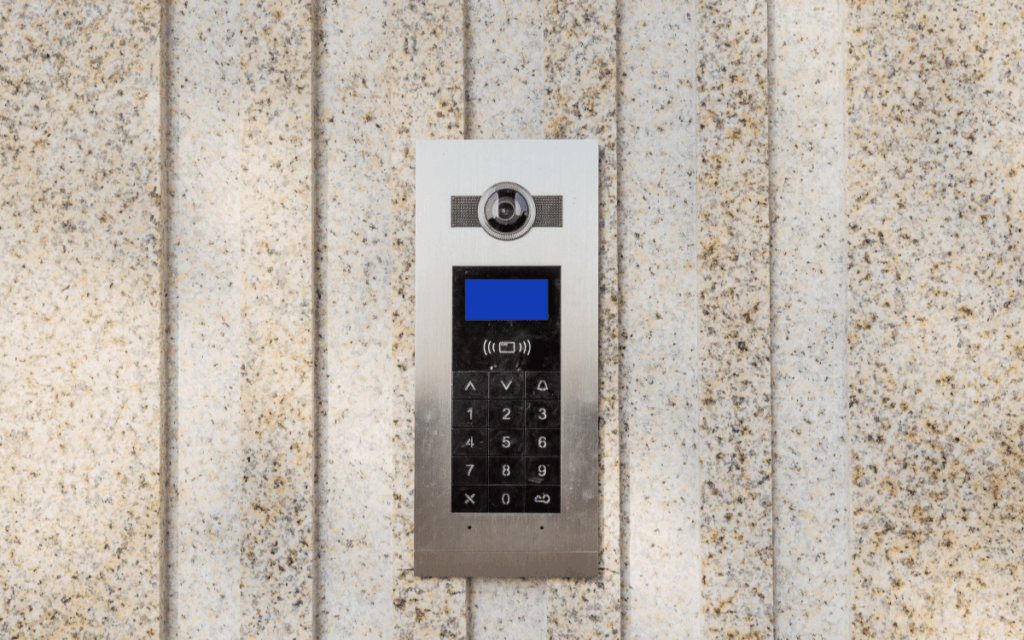 Instalación profesional de portero automático en edificio