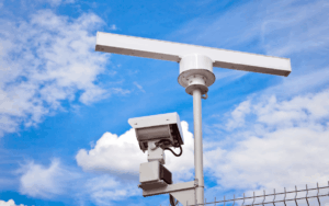 Cámaras de seguridad instaladas en garaje comunitario